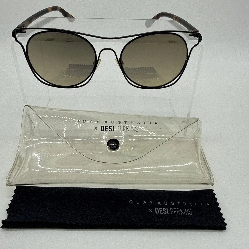 Genuine QUAY AUSTRALIA X DESI PERKINS Hi Key black LARGE aviator sunglasses‎